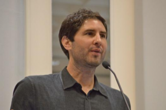 Matt de la Peña